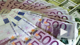 Официальный курс евро и доллара на выходные вновь вырос