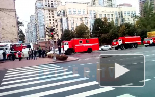 Пожарные Петербурга прошли театрализованным шествием по Московскому проспекту 