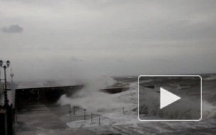 Очевидец снял на телефон шторм в Одессе.