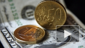 Курс доллара и евро прибавили более чем 1,5 рубля. Российские банки ждет крах - СМИ