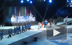 Юные хоккеисты заставили Валуева петь