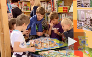 На "Книжных аллеях" открыли киоск с краеведческими играми
