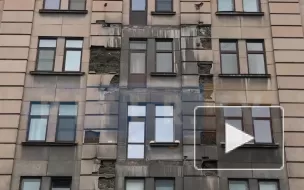 Piter.TV показал, как выглядит после демонтажа балконов дом на Кирочной