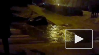 Кадры из фильма - катастрофы: земные недра поглотили автомобиль в Уфе(Видео и фото)