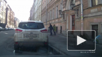 Появилось видео избиения девушки на Бронницкой улице в Петербурге