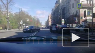 Авария с двумя автоледи собрала пробку на Каменноостровском проспекте