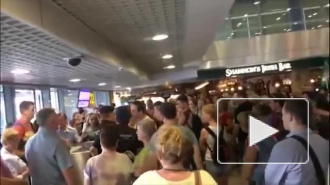 У измученных пассажиров аэропорта "Домодедово" сдали нервы