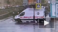 Видео: скорая задела светофор у Аничкова моста, когда ...